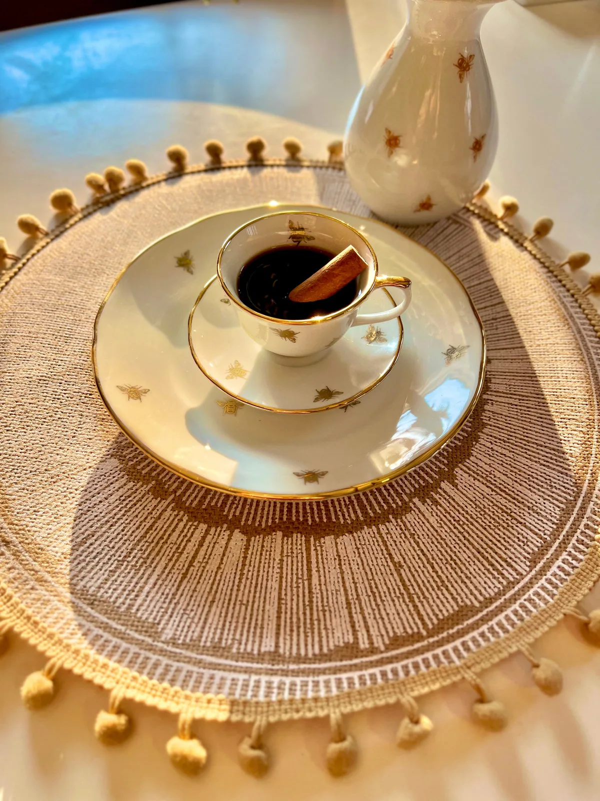 Xicara de chá/café com pires Abelhas — foto 2